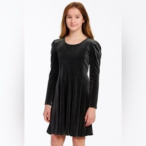 Zunie Kids' Shirred Puff Sleeve Velvet Dress NWOT